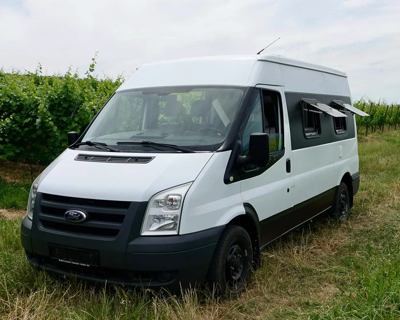 Ford-Transit-Verkauf-Ausbau-Camper-Verkauf-Black-Forest-Vans-20