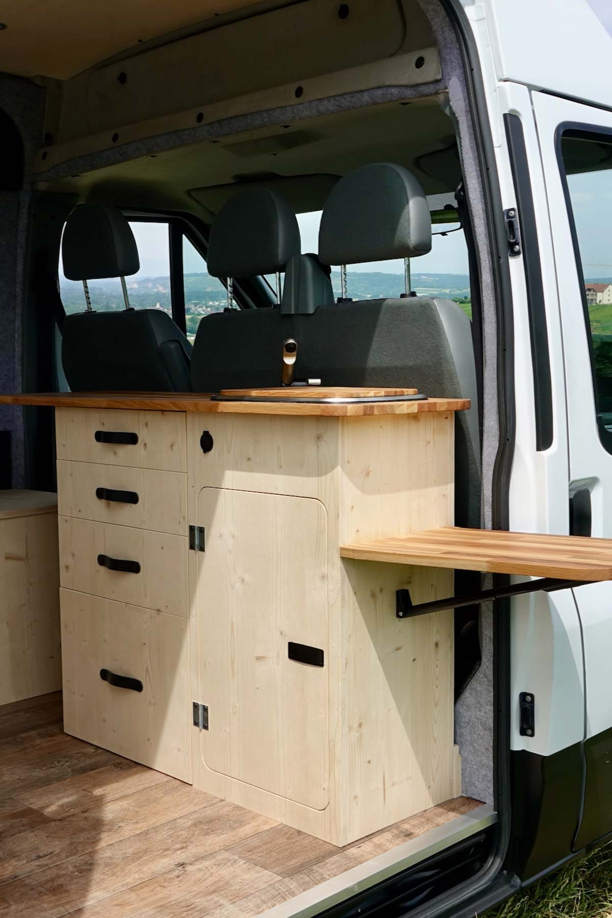 Ford-Transit-Verkauf-Ausbau-Camper-Verkauf-Black-Forest-Vans-22