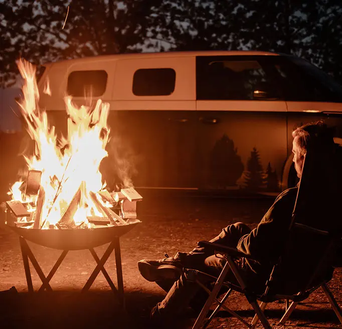 black-forest-vans-outdoor-campervan-feuer-vanlife-freiheit